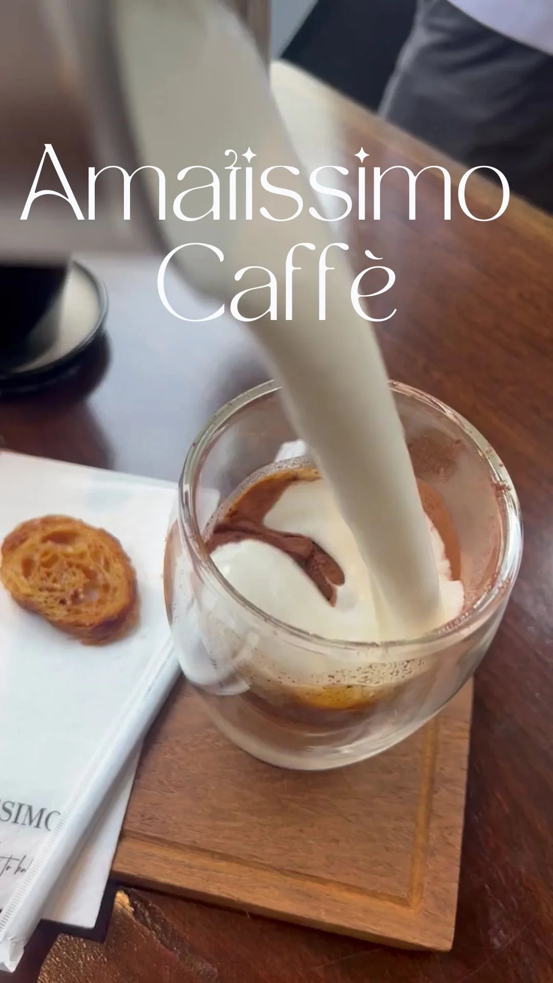 รีวิว Amatissimo Caffè ร้านดังหมู่บ้านสัมมากร ทำถึงทั้งขนมและเครื่องดื่ม