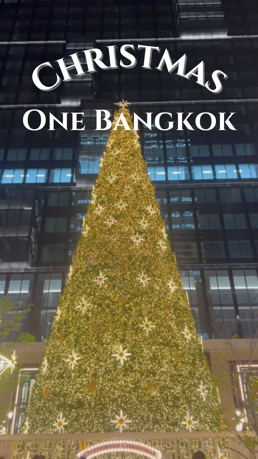พาชมบรรยากาศต้นคริสต์มาสเจดีย์สน&น้ำพุ ที่ One Bangkok