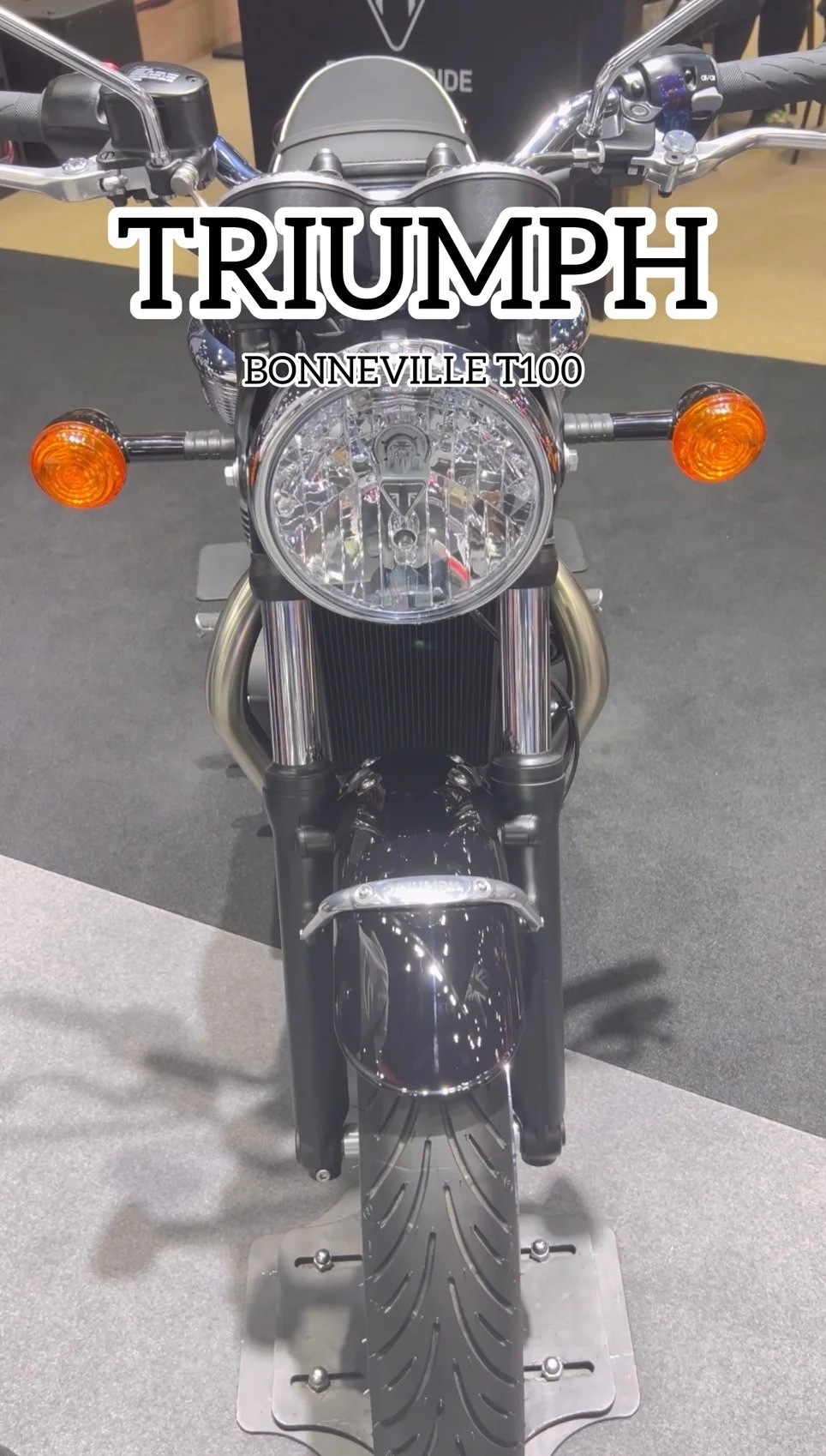 พาชมมอเตอร์ไซค์ TRIUMPH รุ่น BONNEVILLE T100