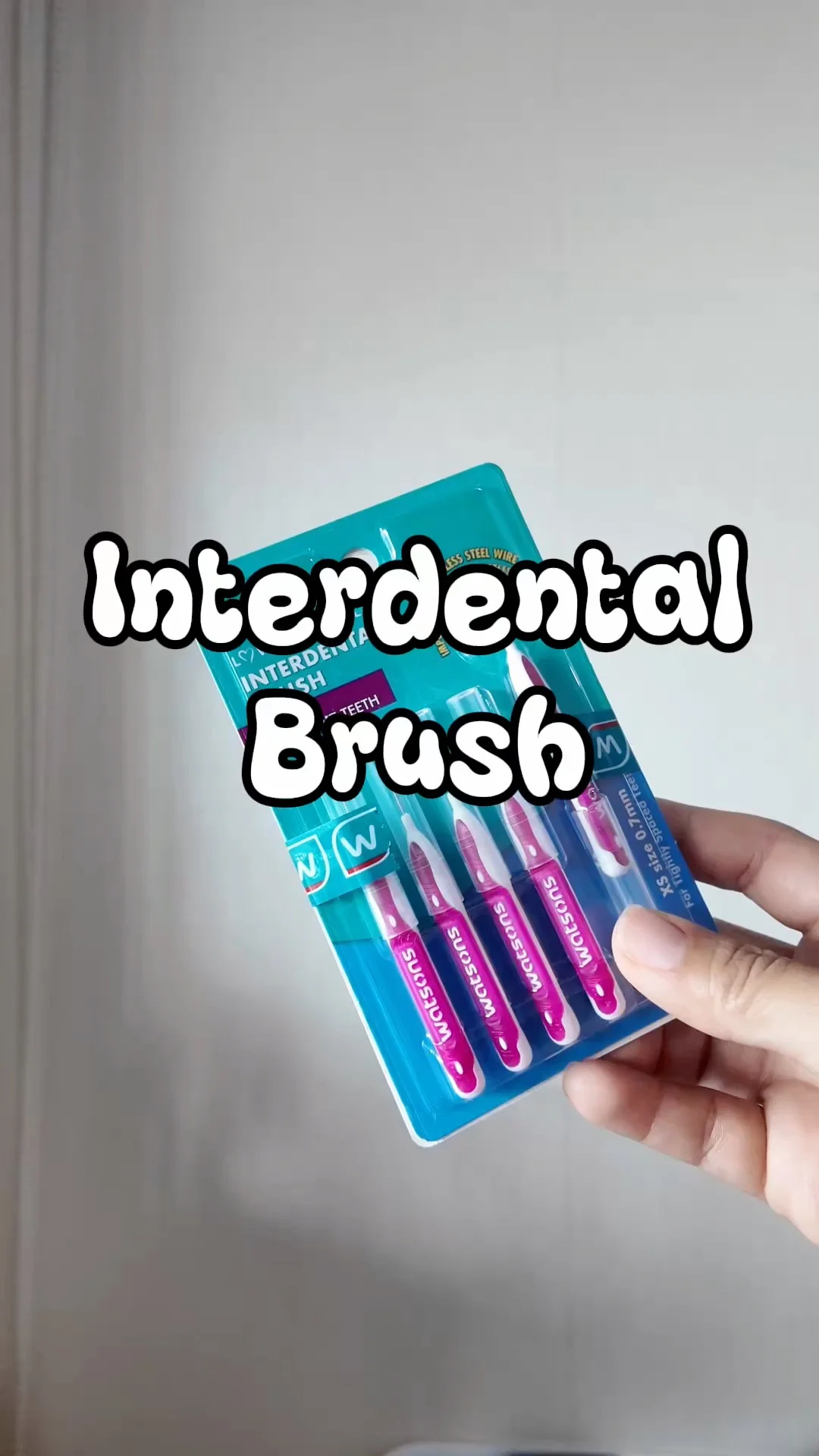 ทำความสำอาดฟันด้วย Interdental Brush จากวัตสัน