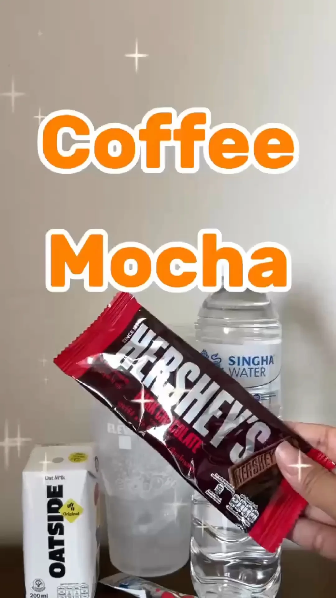 ไม่ต้องไปร้าน! ชงมอคค่าหวานนัวด้วยช็อกโกแลตเฮอร์ชีส์ ที่บ้าน