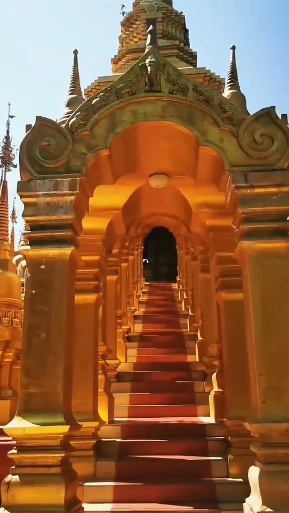 เจดีย์ทอง 500 ยอด วัดป่าสว่างบุญ สระบุรี