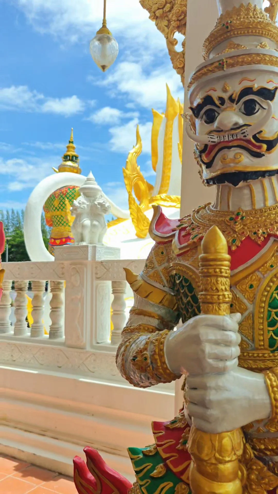 พระนอนสีขาว สวยสุด นครปฐม ที่ วัดดอนขนาก