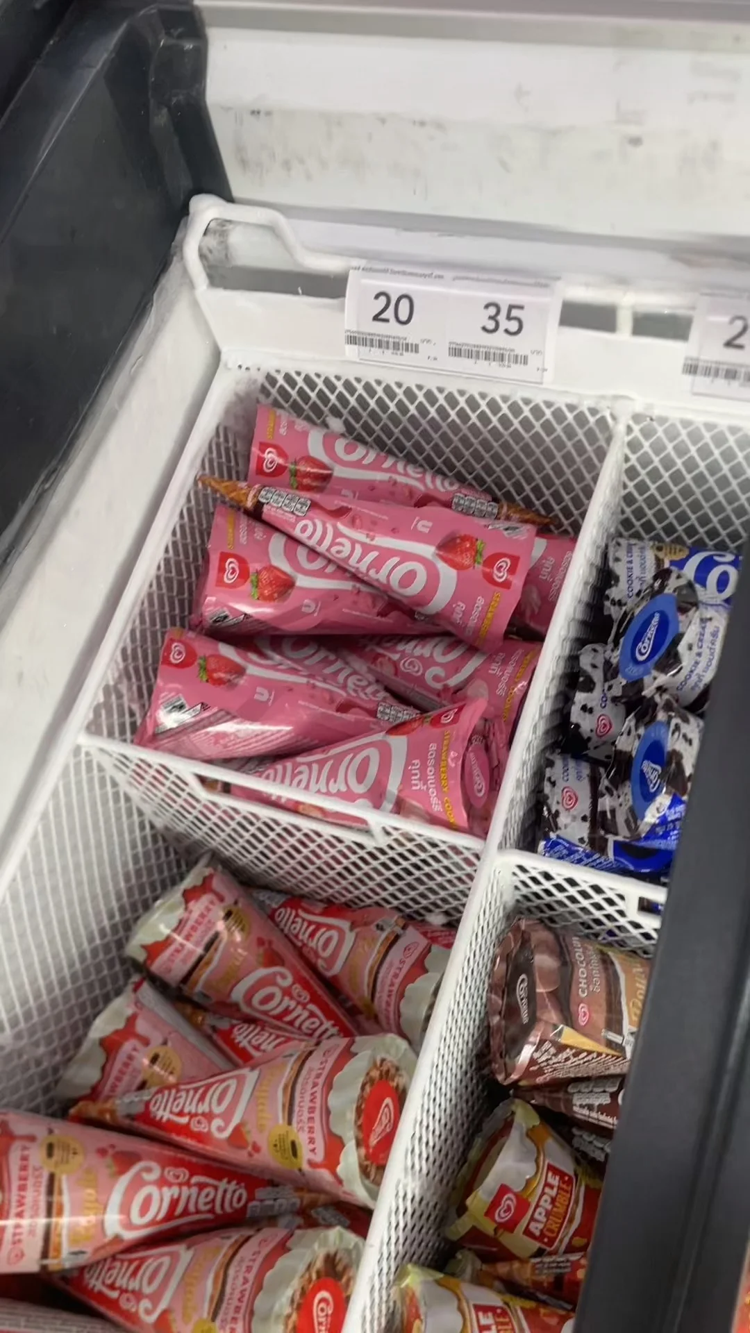 รีวิว วอลล์ คอร์นเนตโต้ ไอศกรีมสตรอคุกกี้ 69ก. ที่ Lotus's